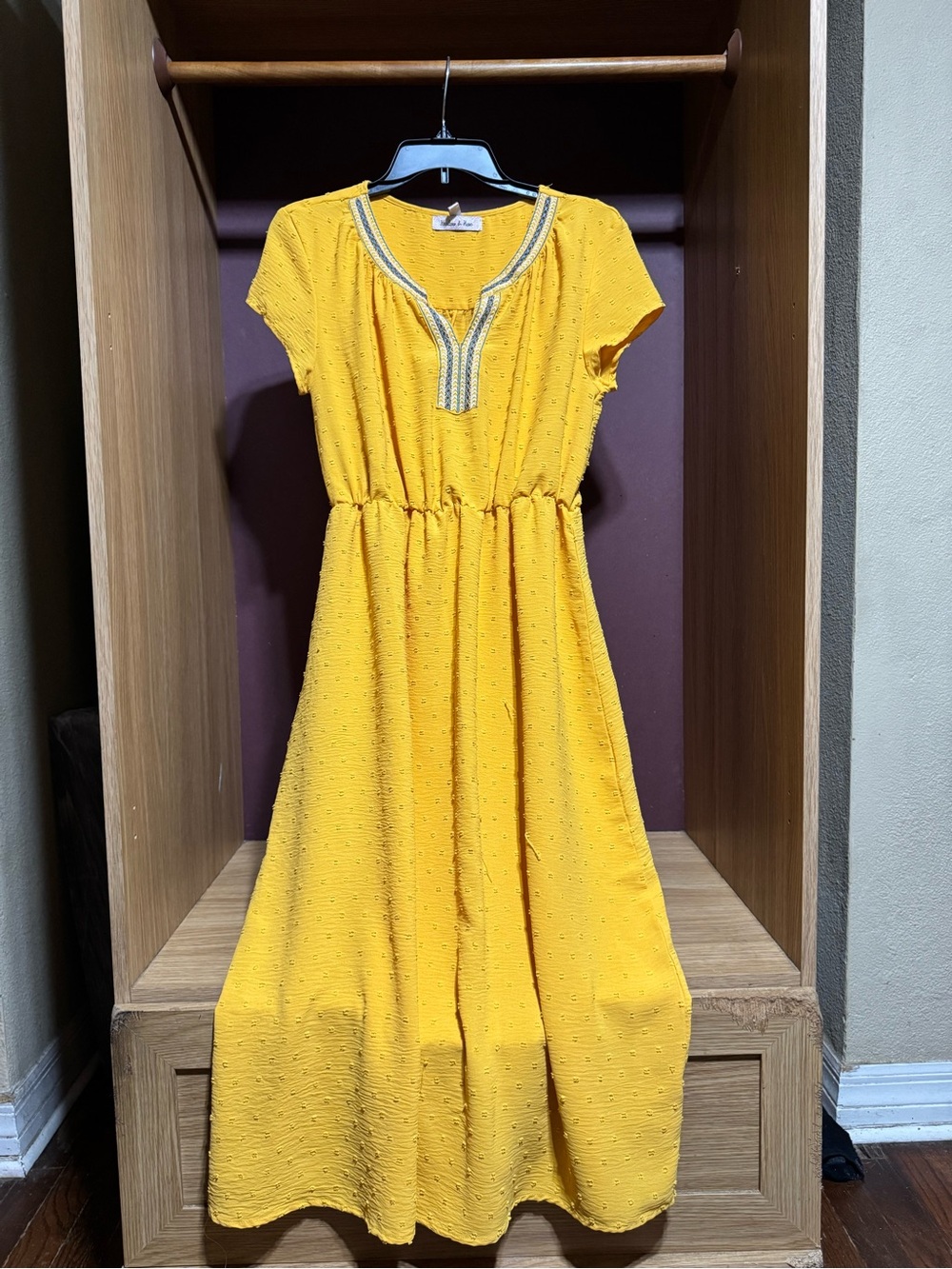 Harlow & Rose Yellow Textured Maxi Dress Size Medium